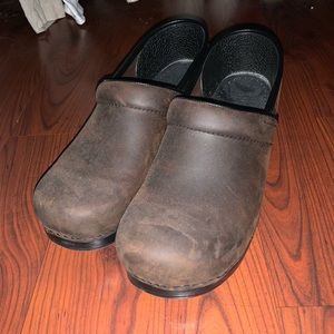 New Women’s Dansko Clogs